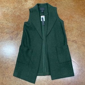 TAHARI Size Medium Vest Green